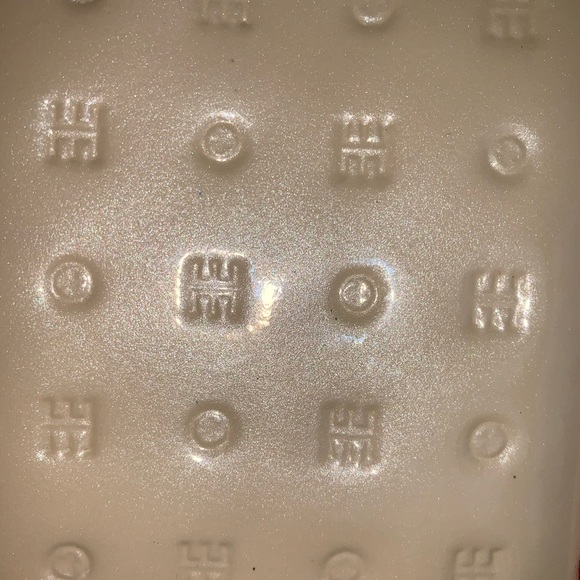 Arcadia patent leather clutch. - Picture 9 of 11